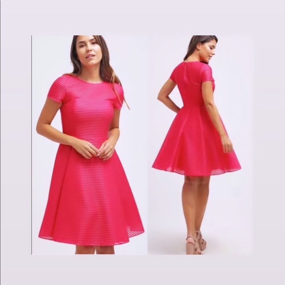 Beautiful TED BAKER Carniva Textured stripe fit and flare dress! 👗💖